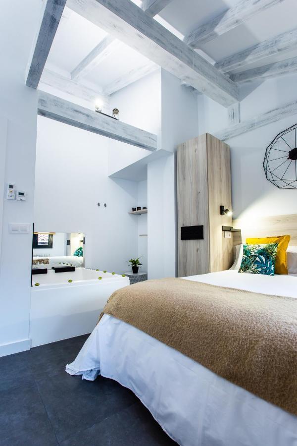 Apartamentos Hervas Suites エクステリア 写真