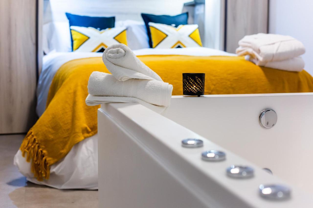 Apartamentos Hervas Suites エクステリア 写真