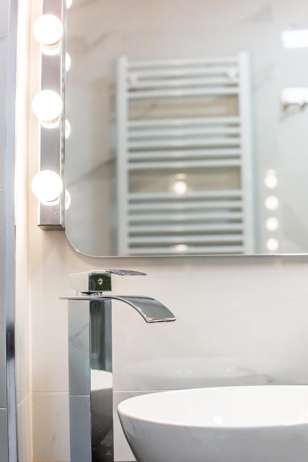 Apartamentos Hervas Suites エクステリア 写真