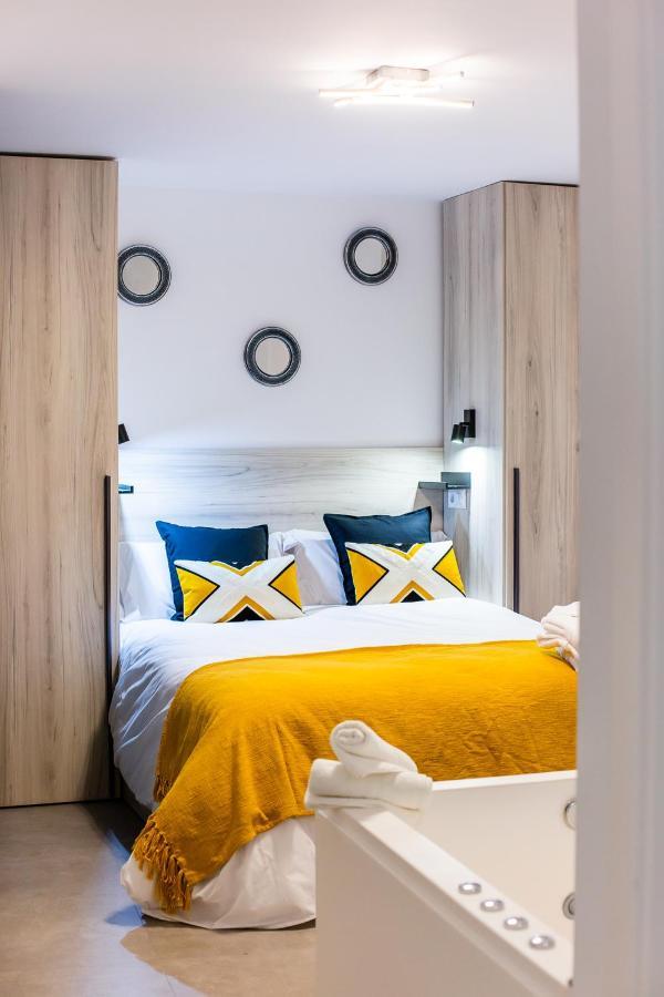 Apartamentos Hervas Suites エクステリア 写真