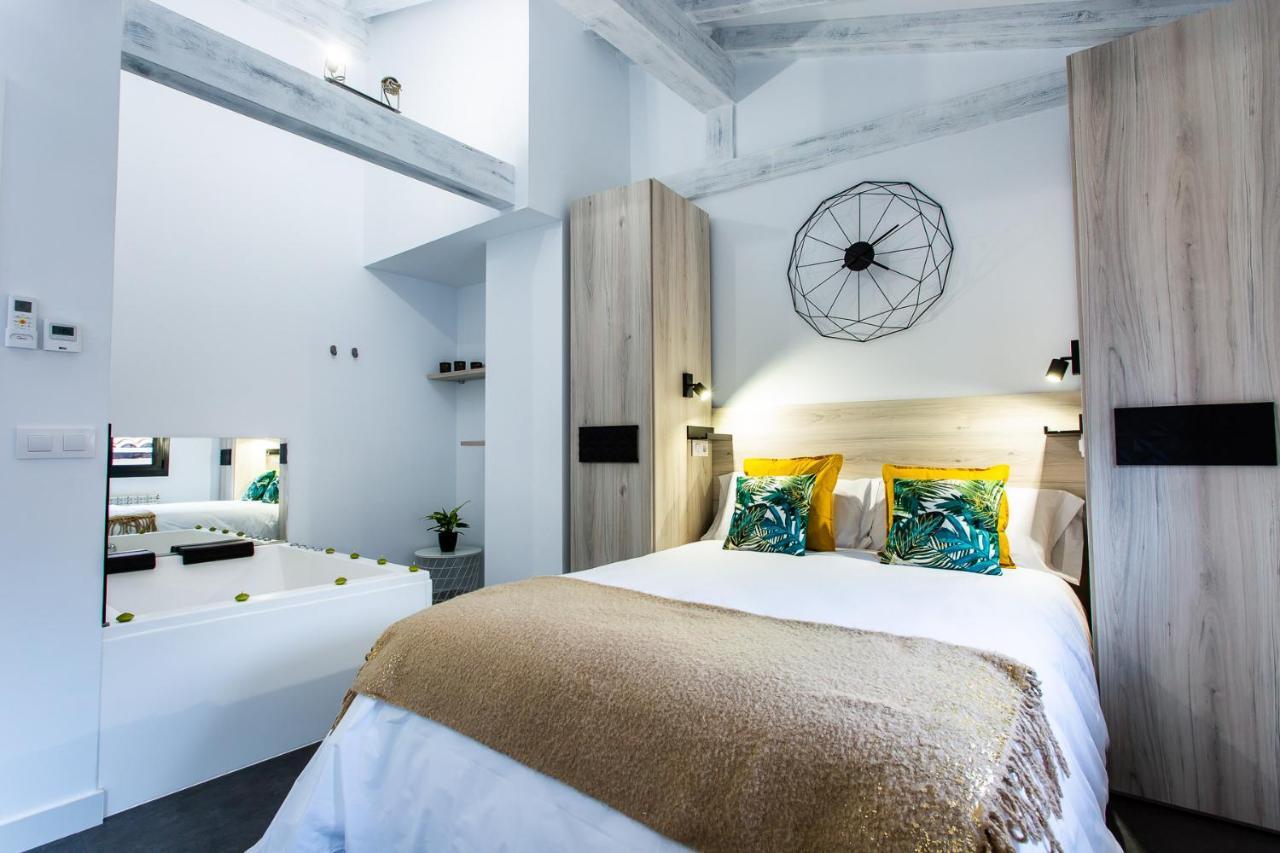 Apartamentos Hervas Suites エクステリア 写真