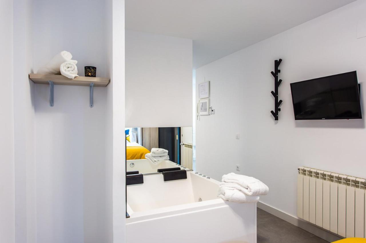 Apartamentos Hervas Suites エクステリア 写真