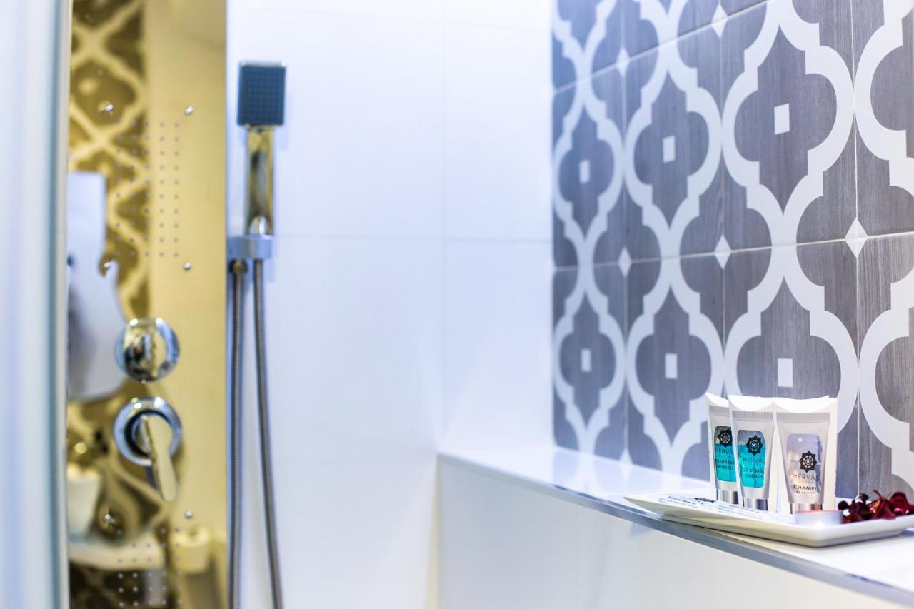 Apartamentos Hervas Suites エクステリア 写真